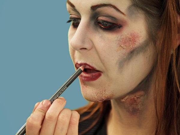 Scary makeup för Halloween med egna händer för tjejer och tjejer