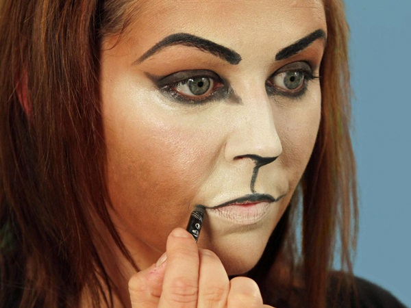 Scary makeup för Halloween med egna händer för tjejer och tjejer