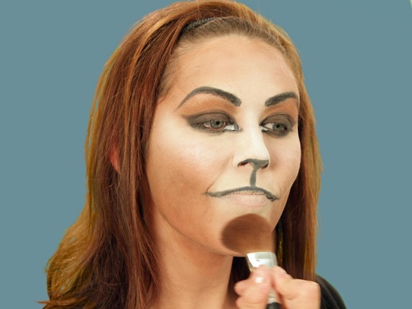 Scary makeup för Halloween med egna händer för tjejer och tjejer