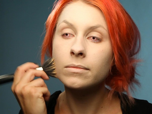 Scary makeup för Halloween med egna händer för tjejer och tjejer