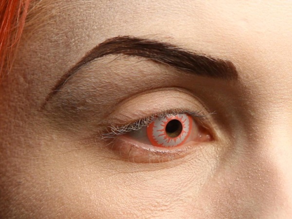 Scary makeup för Halloween med egna händer för tjejer och tjejer