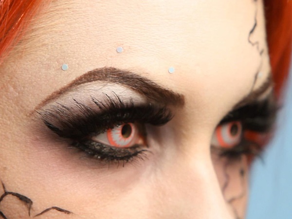 Scary makeup för Halloween med egna händer för tjejer och tjejer