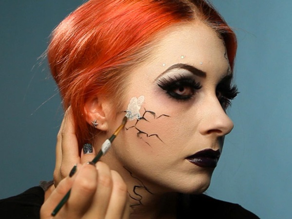 Scary makeup för Halloween med egna händer för tjejer och tjejer
