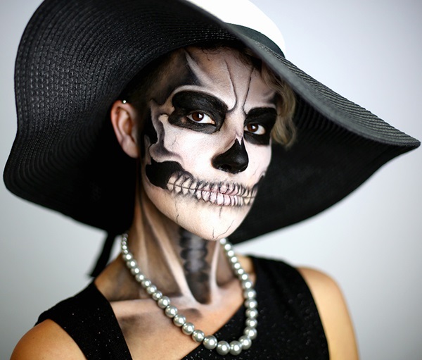 Scary makeup för Halloween med egna händer för tjejer och tjejer