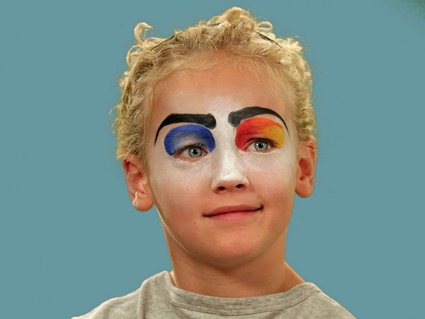 Scary makeup för Halloween med egna händer för tjejer och tjejer