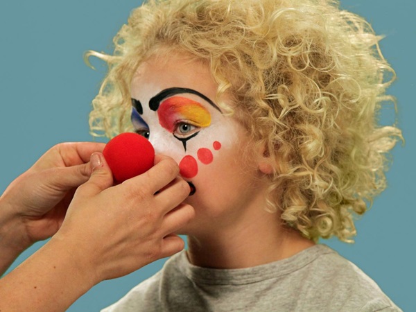 Scary makeup för Halloween med egna händer för tjejer och tjejer