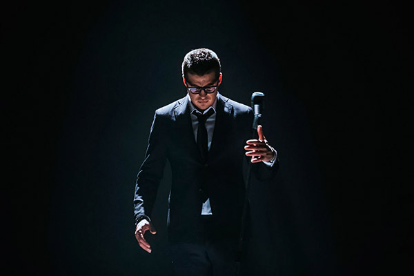 Varför kallas "Returned" det 21-talets mest spektakulära teaterföreställning?