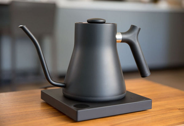 Present till estetiker: "intelligent" kaffebryggare Stagg Ekg