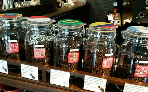 Present till en kaffebryggare: hur man väljer det bästa kaffet