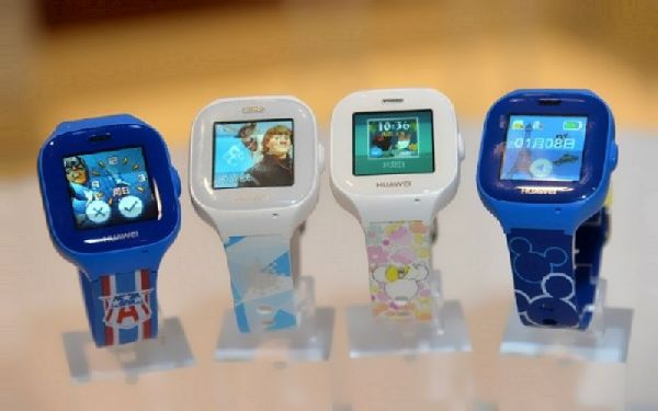 Gåva till först-graders: Barnens smarta klockor Huawei Honor Xiao K