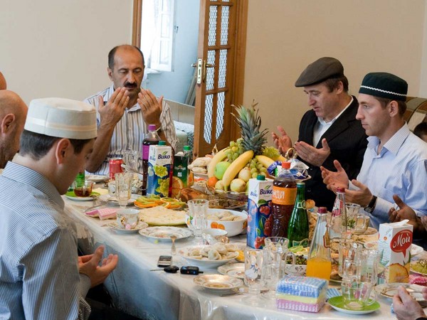 Grattis från Uraza Bayram-muslimerna i juli