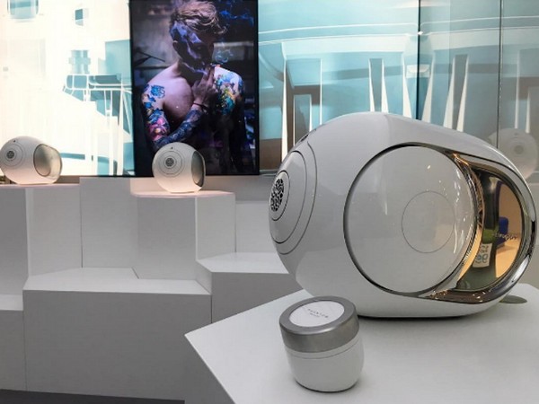 Sound revolution: Trådlös högtalare Devialet Gold Phantom