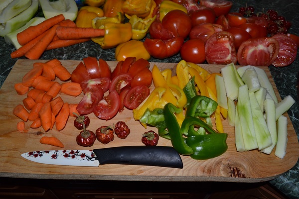 Adjika från zucchini för vintern: stegvisa recept av blankt med ett foto
