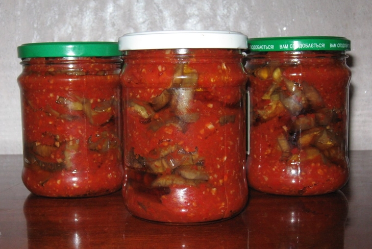 Äggplanter i Adzhika för vintern: foto recept på aubergine adzhika
