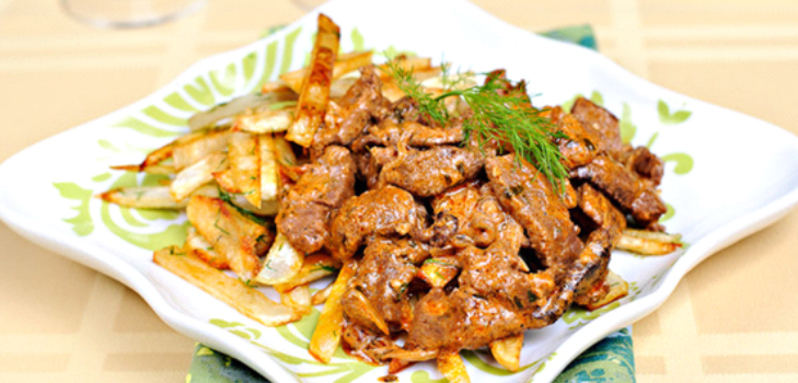 biff stroganoff på en tallrik