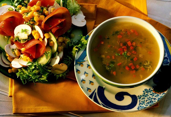 Recept med ett foto av en blygsam men välsmakande meny, eller Vad du kan äta i posten före påsk