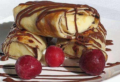 Matlagningshemligheter: recept för de mest utsökta fyllda pannkakorna med foton och videoklipp