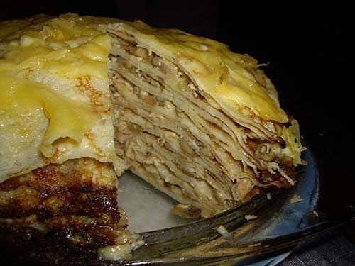 Matlagningshemligheter: recept för de mest utsökta fyllda pannkakorna med foton och videoklipp