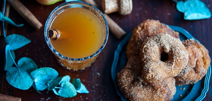 Mulled vin och äpple munkar