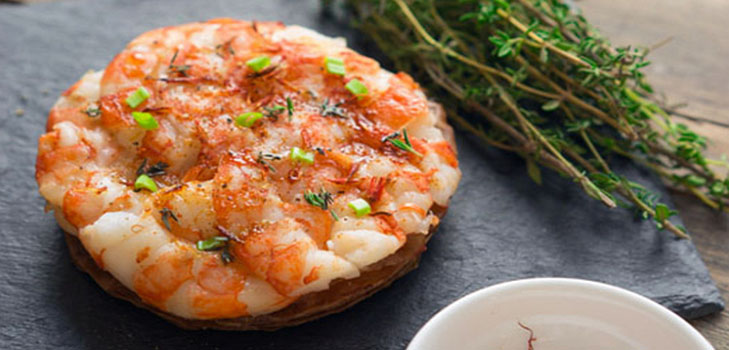 Idé för lunch: kryddig mini-pizza med räkor