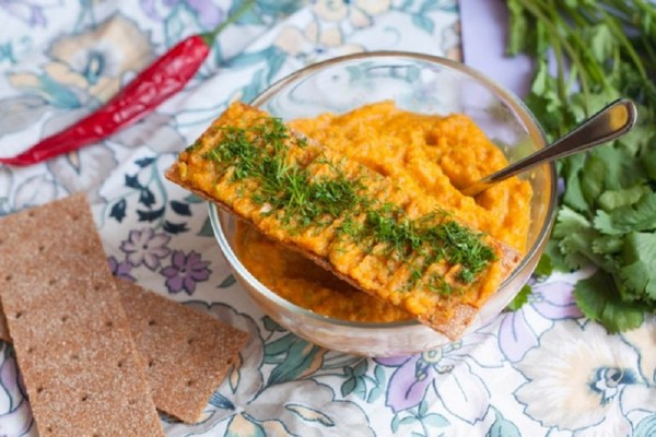Kaviar från zucchini - recept med majonnäs, peppar, genom köttkvarn, i en multivariat