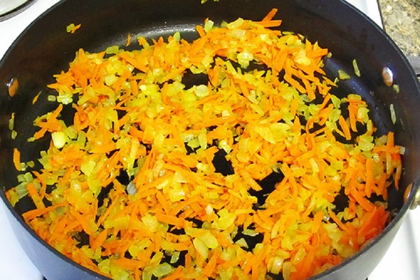 Kaviar från zucchini - recept med majonnäs, peppar, genom köttkvarn, i en multivariat