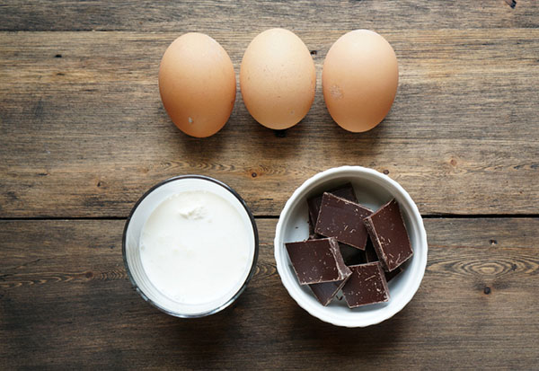 Utsökt nöje: ett recept av choklad efterrätt med salt