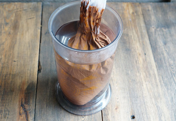 Utsökt nöje: ett recept av choklad efterrätt med salt