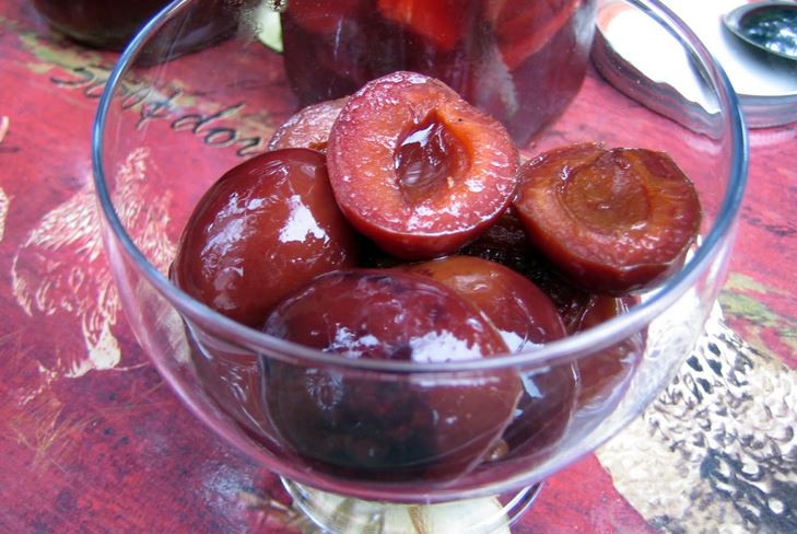Hur man plockar plommon för vintern - fotokokning recept