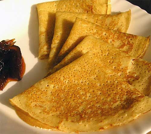 Hur man lagar pannkakor på yoghurt - de bästa recepten med ett foto