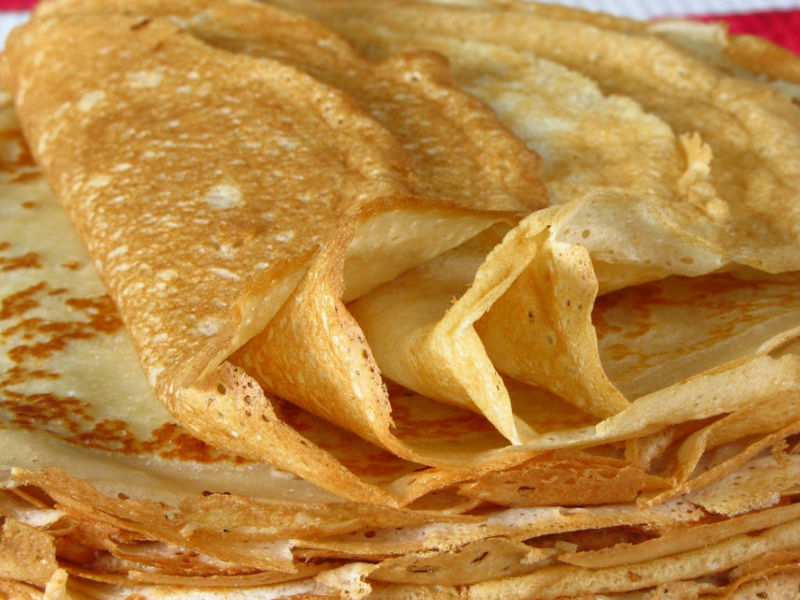 Hur man lagar pannkakor på yoghurt - de bästa recepten med ett foto