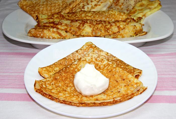 Hur man lagar pannkakor på yoghurt - de bästa recepten med ett foto