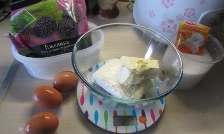 Hur man gör en grädde för Cappeycakes: Recept för smör, choklad och proteinkräm