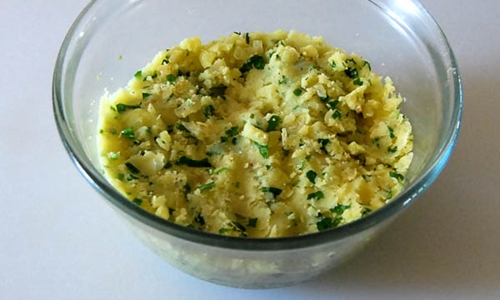 Hur man bager pajer med potatis i ugnen - steg för steg fotrecept Foto av ett recept av pajer med potatis