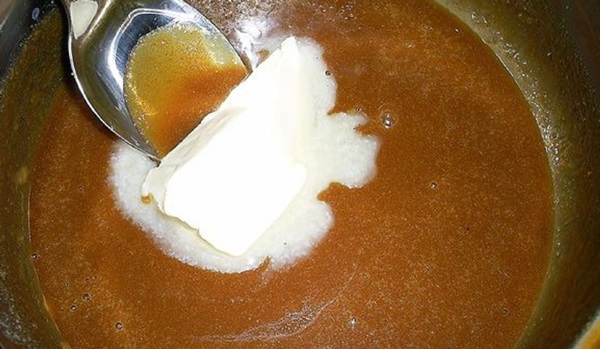 Gör karamell hemma