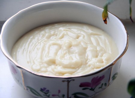 Hur man gör en grädde för capkake: vanilj, ost och grädde av kondenserad mjölk, ett recept med ett foto