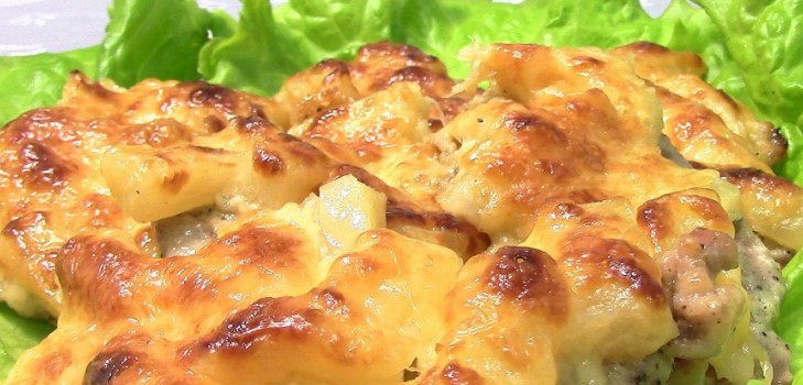 Potatis med malet kött på franska: recept i ugnen och multivark