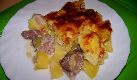 Potatis med kött i ugnen: hur man lagar läckra?
