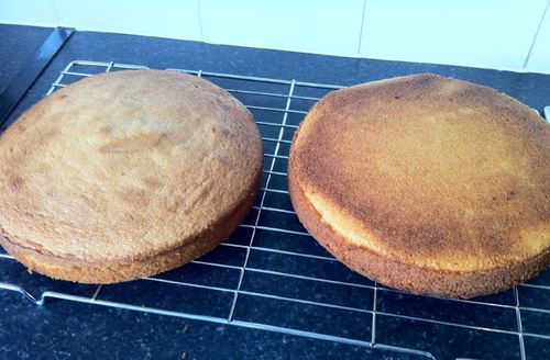 Receptet på en utsökt och ovanlig muffin i en multivark - steg för steg med fotot