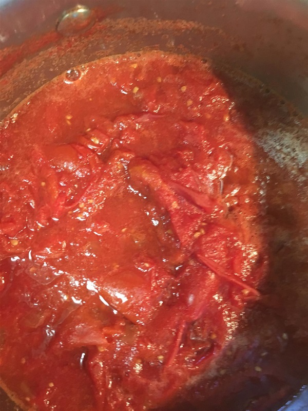 Ketchup av egna händer från tomater: Steg-för-steg recept för skörd för vintern