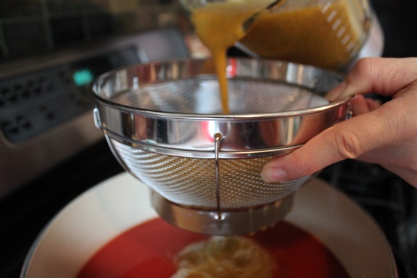 Ketchup av egna händer från tomater: Steg-för-steg recept för skörd för vintern