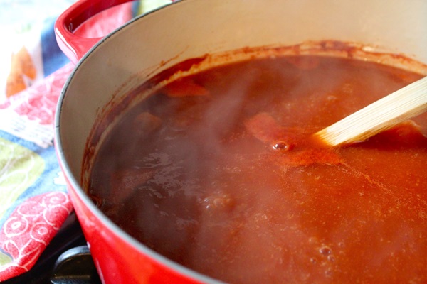 Ketchup av egna händer från tomater: Steg-för-steg recept för skörd för vintern