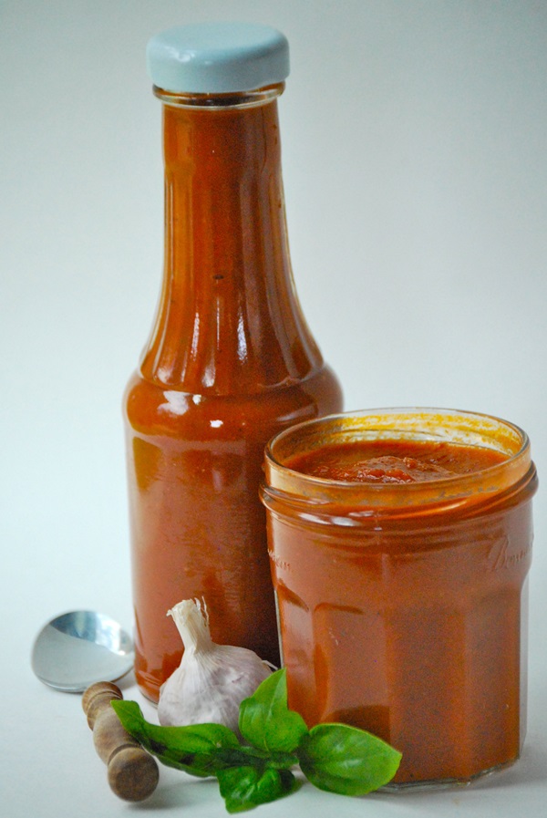 Ketchup av egna händer från tomater: Steg-för-steg recept för skörd för vintern