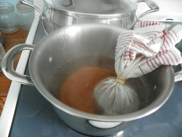 Ketchup av egna händer från tomater: Steg-för-steg recept för skörd för vintern