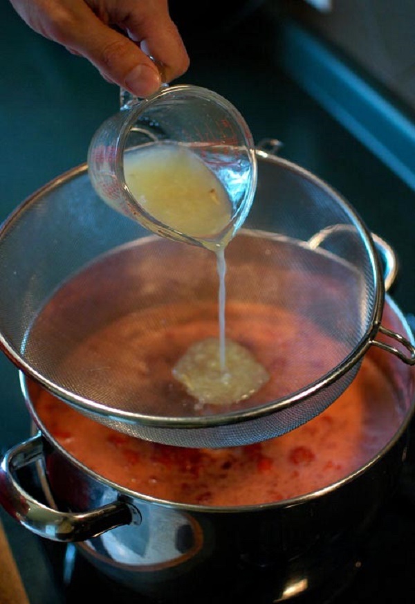 Läcker tjock jordgubbssylt, recept för vintern