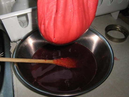 Doftande komposit av körsbär i en pan och multivark - recept