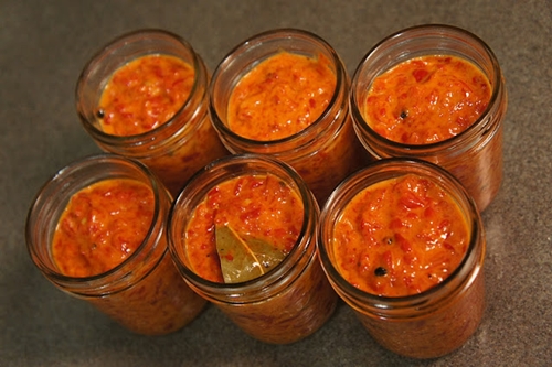 Foto recept för bevarande av bulgarisk peppar för vintern