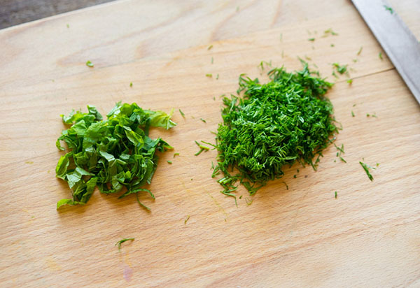 Ett ovanligt recept: en utsökt sallad med pumpa och lök i fritering