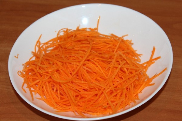 Gurkor på koreanska för vintern - recept med morötter, kött, utan sterilisering. Sallad av gurkor på koreanska för vintern med snabb matlagning