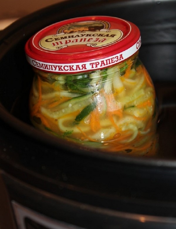 Gurkor på koreanska för vintern - recept med morötter, kött, utan sterilisering. Sallad av gurkor på koreanska för vintern med snabb matlagning